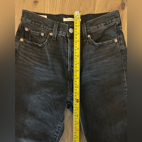 Levi’s Wedgie Straight Jeans – Black Distressed - Picture 8 of 9